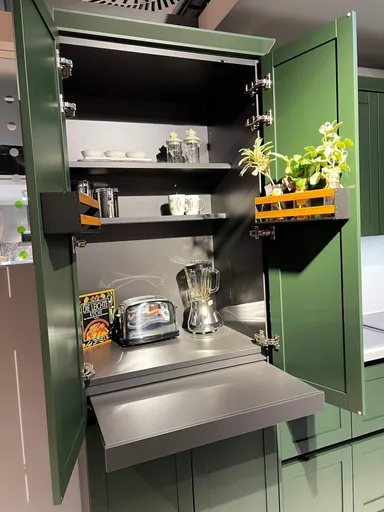 Contur moderne Landhausküche Waldgrün